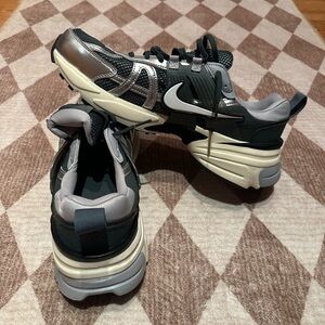 Men’s V2K Run Deep Green and Silver Sneakers